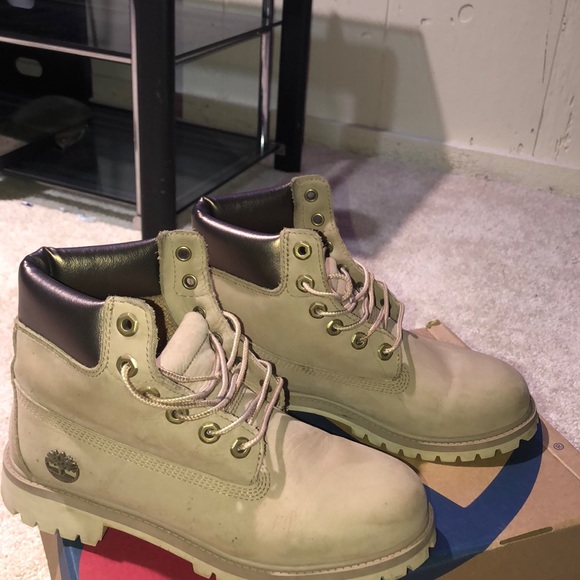 Timberlands - Picture 1 of 3